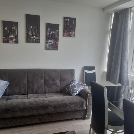 Attractive 2 Bed Apartments Free Wi-Fi And Parking Кройдон Экстерьер фото