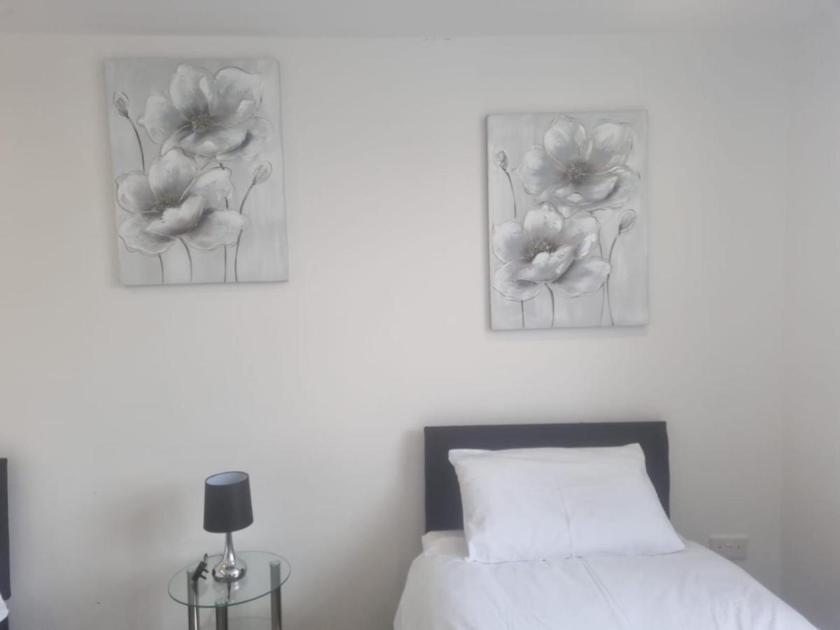 Attractive 2 Bed Apartments Free Wi-Fi And Parking Кройдон Экстерьер фото