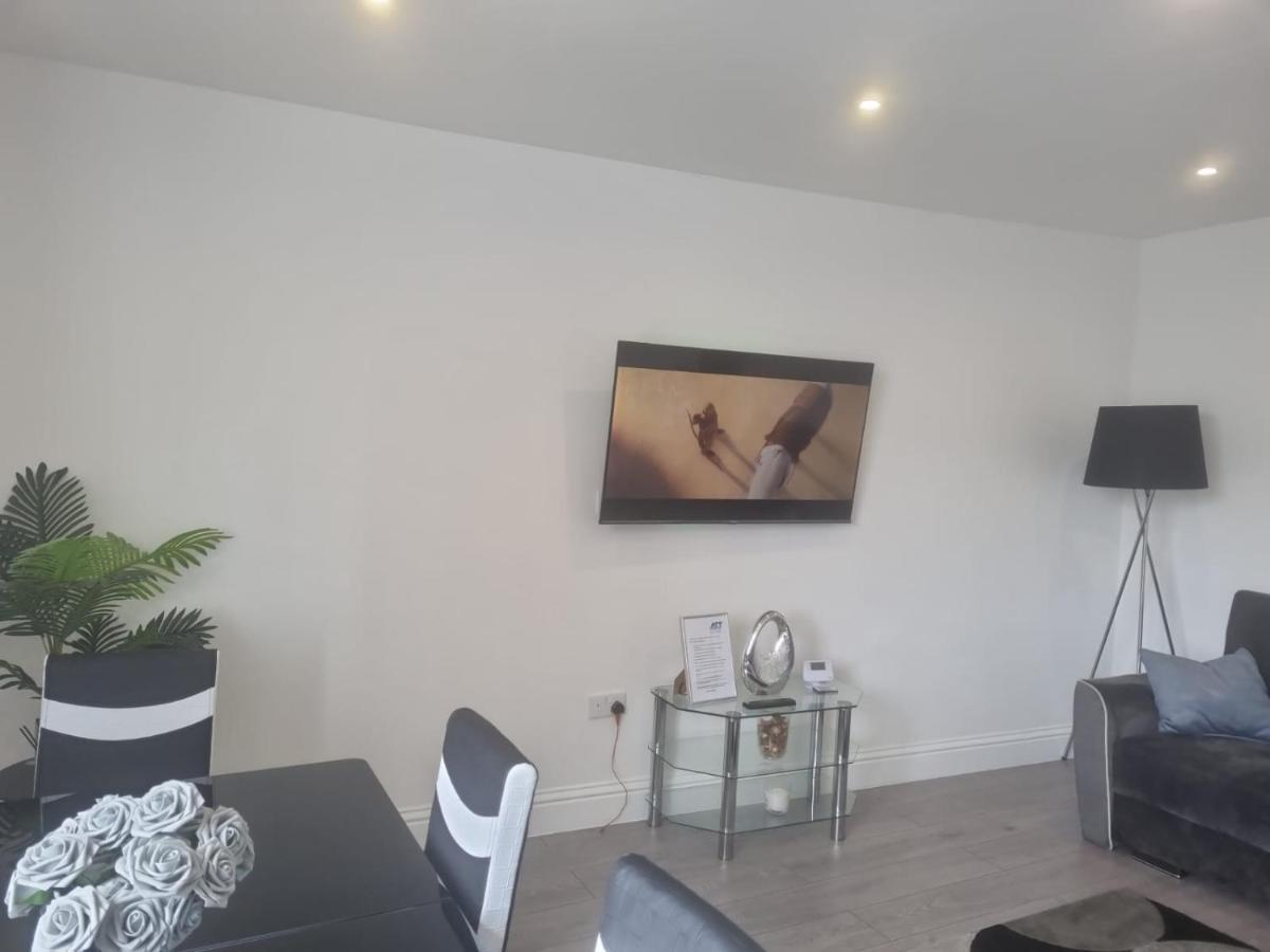 Attractive 2 Bed Apartments Free Wi-Fi And Parking Кройдон Экстерьер фото