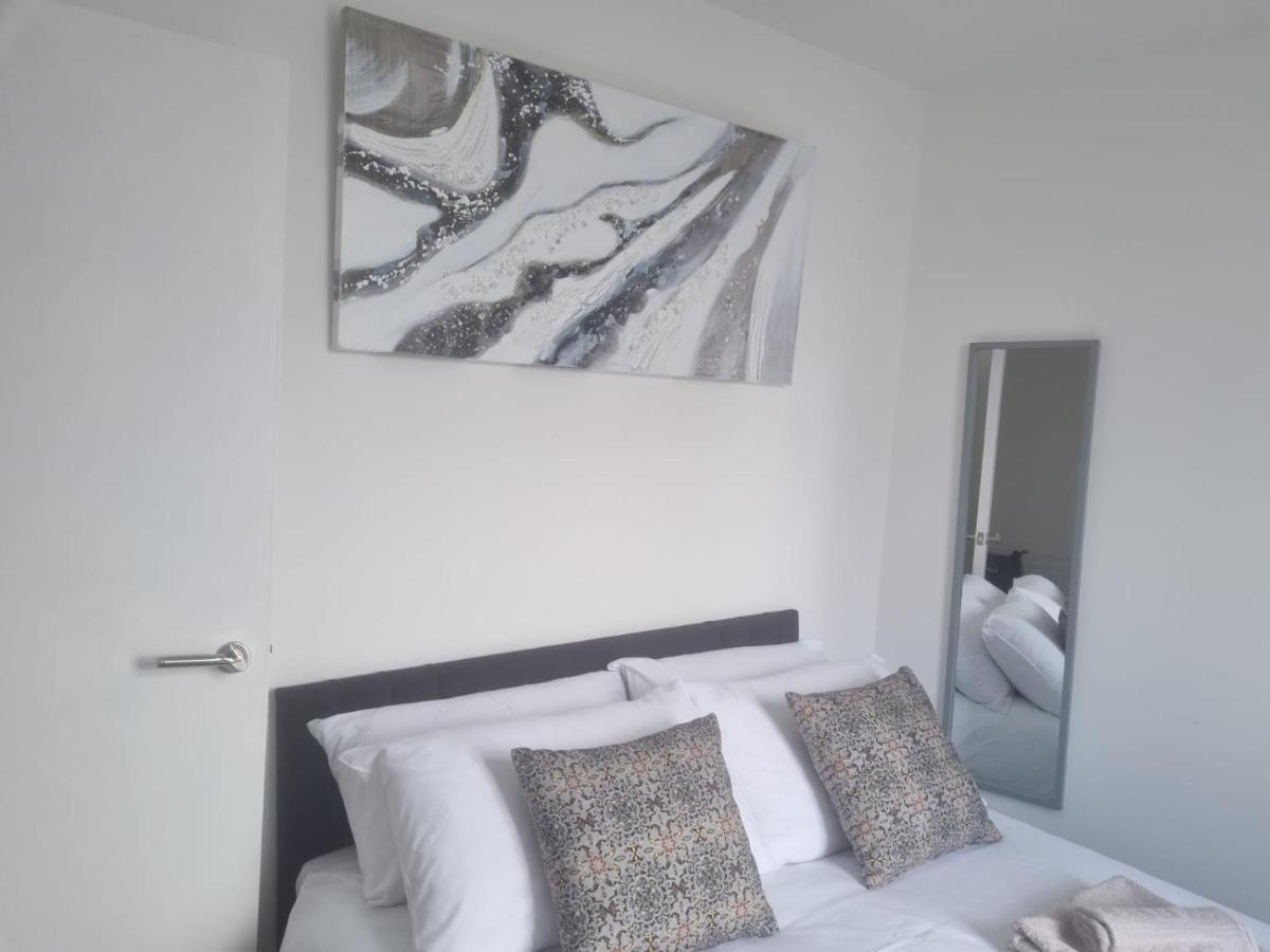 Attractive 2 Bed Apartments Free Wi-Fi And Parking Кройдон Экстерьер фото